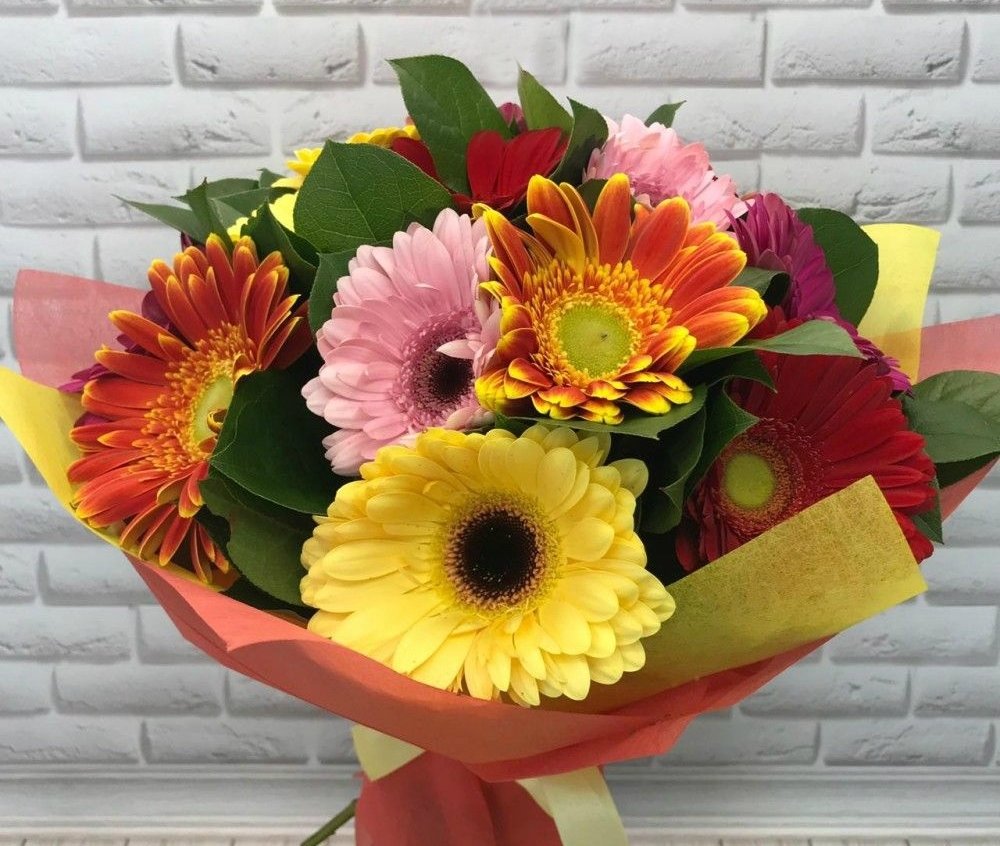 Букет цветов из: Герберы в Гидроторфе