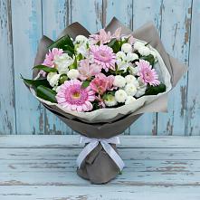 Букет цветов из:  Герберы, Альстромерии и Хризантемы в Гидроторфе