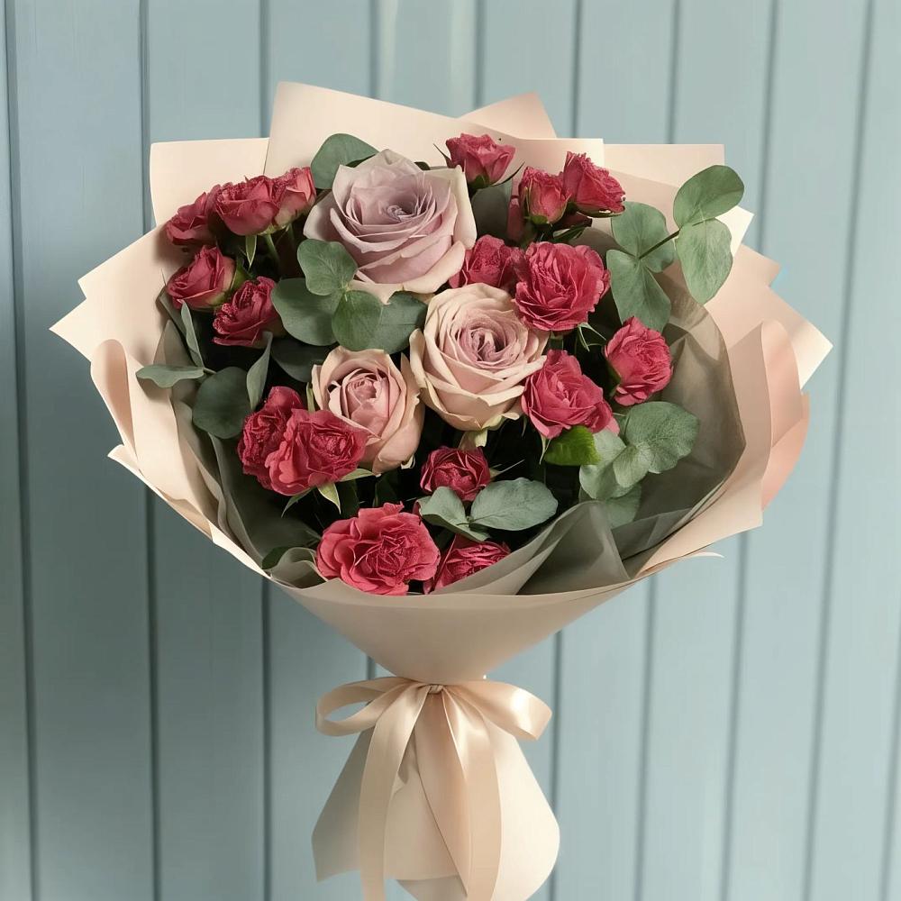 Букет цветов из: Гвоздики и Розы в Гидроторфе