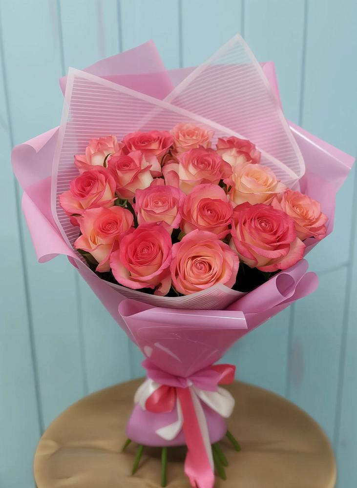 Букет 15 Розовых роз Равель в Гидроторфе