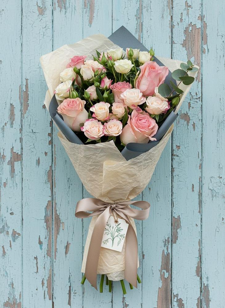 Букет цветов из: Розы в Гидроторфе