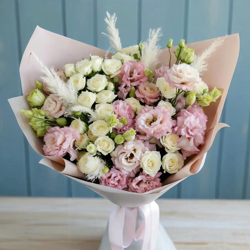 Букет цветов из: Альстромерии и Розы в Гидроторфе