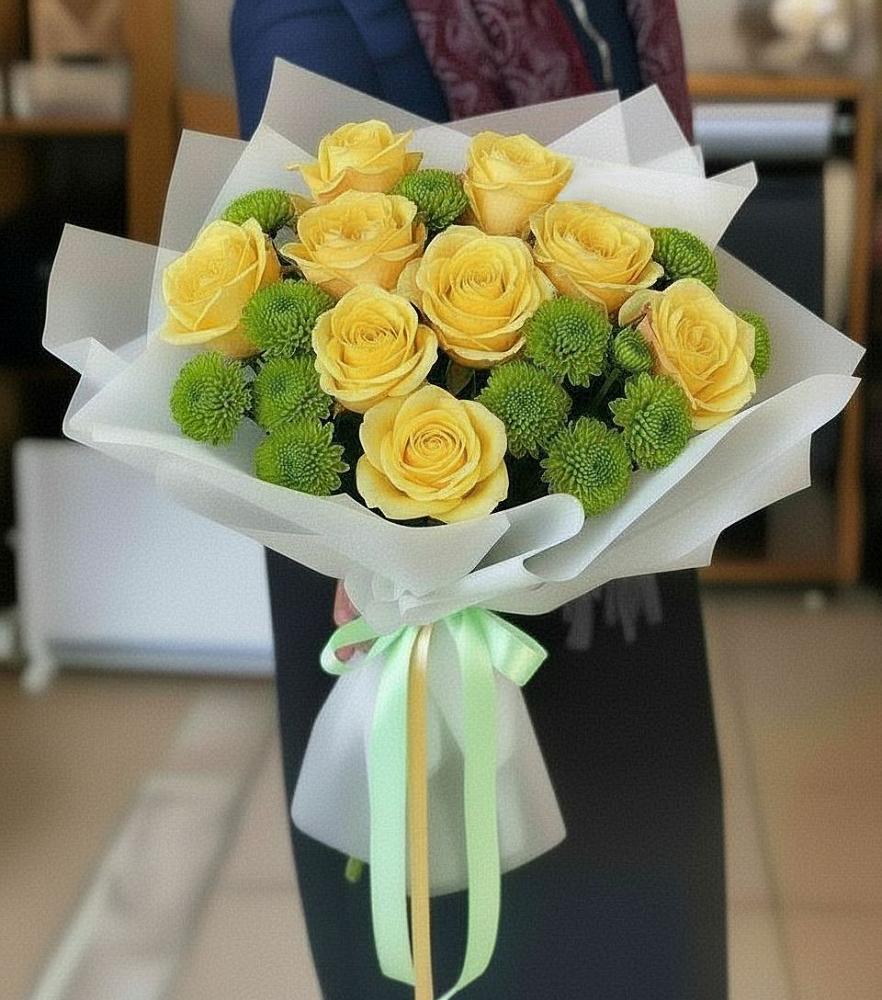 Букет цветов из: Хризантемы и Розы в Гидроторфе