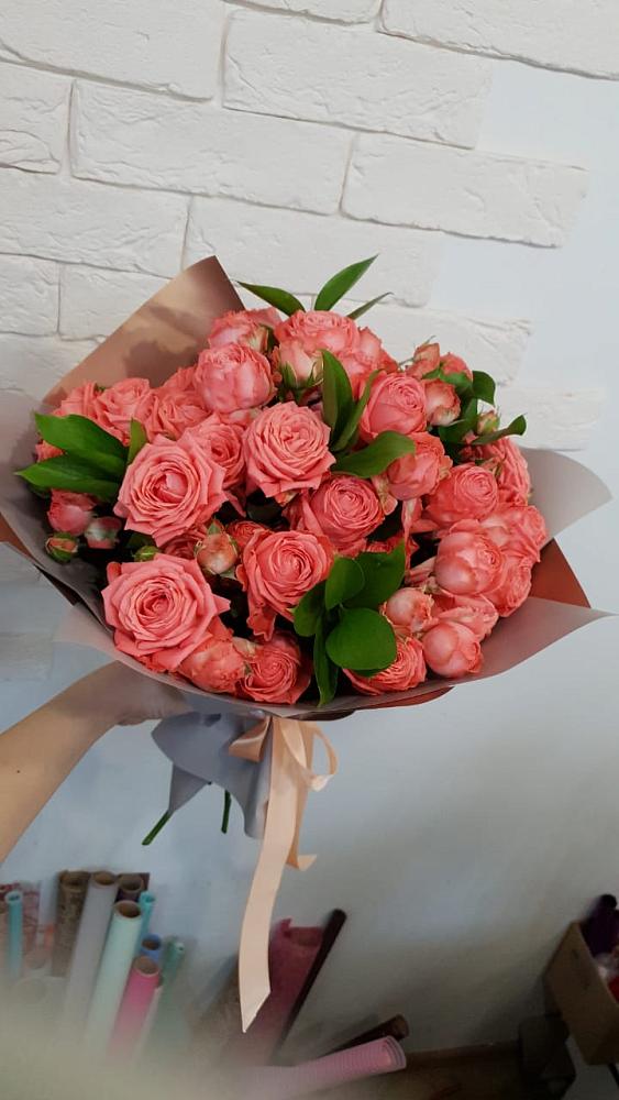 Букет цветов из: Розы в Гидроторфе