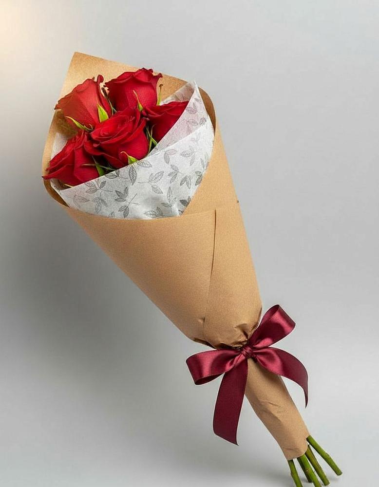 Букет цветов из: Розы в Гидроторфе