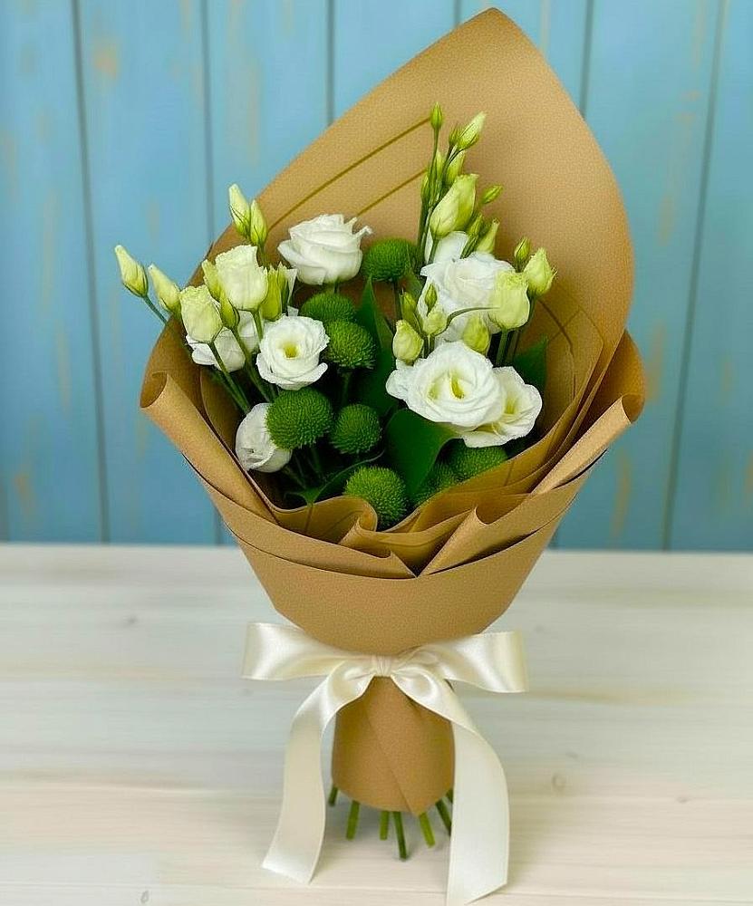 Букет цветов из: Хризантемы и Лизиантусы в Гидроторфе