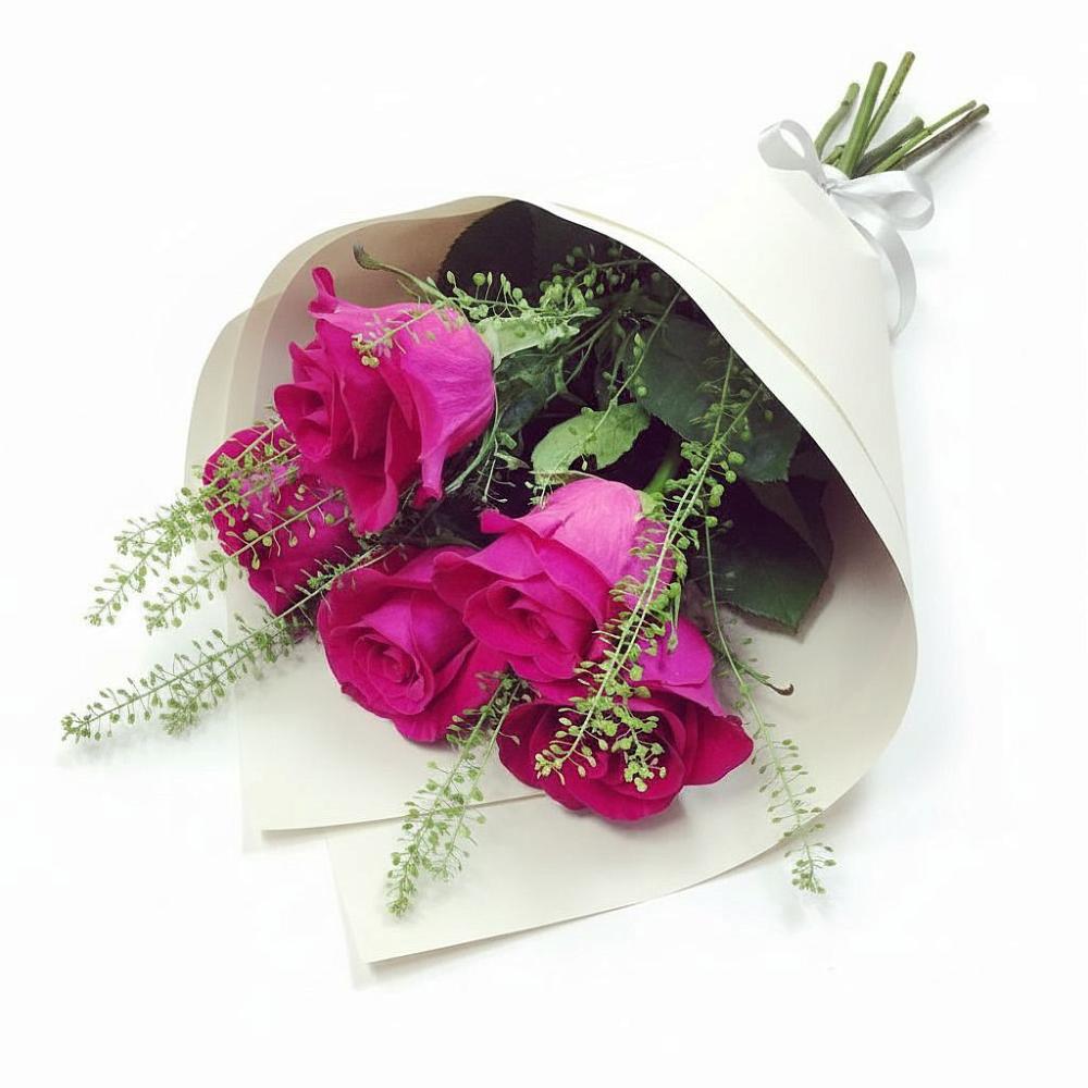 Букет цветов из: Розы в Гидроторфе