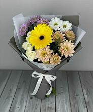 Букет цветов из:  Розы, Герберы и Хризантемы в Гидроторфе