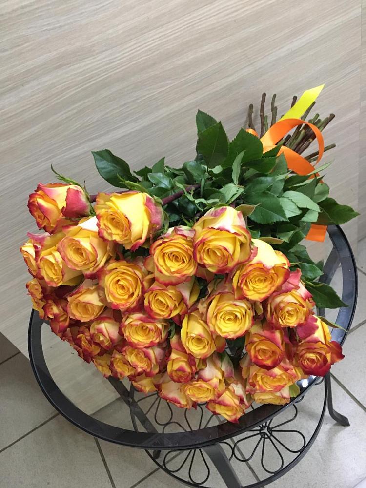 Букет Желтые розы в Гидроторфе