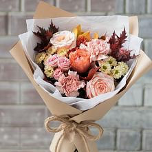 Букет цветов из:  Гвоздики, Хризантемы и Розы в Гидроторфе