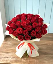 Букет 29 Красных роз в Гидроторфе
