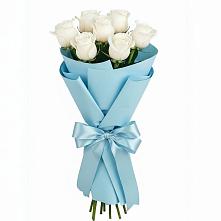 Букет 7 белых роз Проуд в Гидроторфе