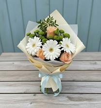Букет цветов из:  Герберы, Розы и Хризантемы в Гидроторфе