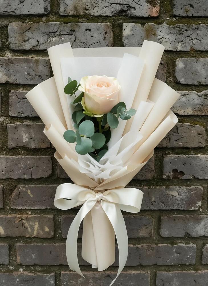 Букет цветов из: Розы в Гидроторфе