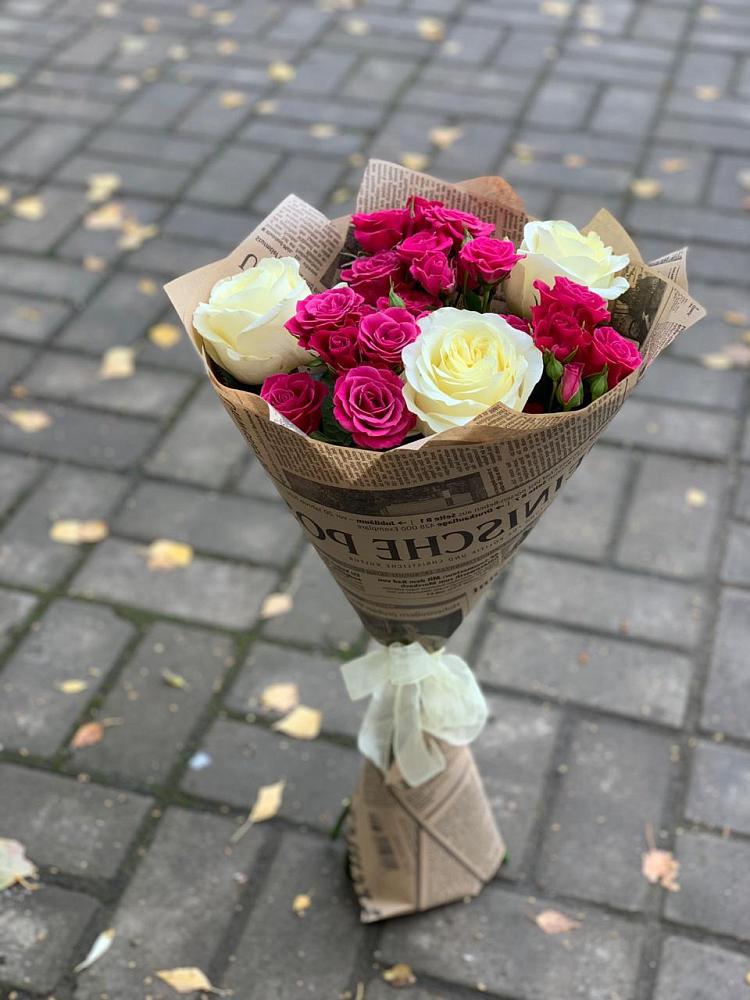 Букет цветов из: Розы в Гидроторфе