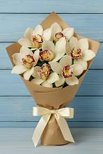 Букет цветов из:  Орхидеи и Розы в Гидроторфе